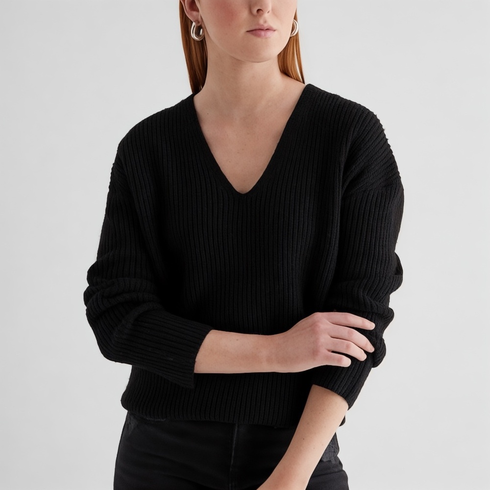 Express Ribbed Knit Balloon Sleeve V-Neck Sweater (Black) Size M